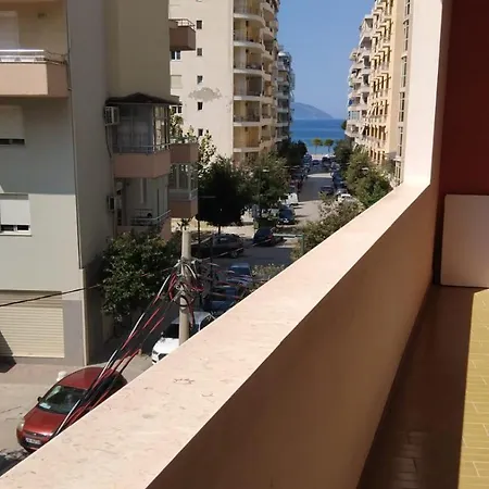 アパート Eriseld House Vlorë