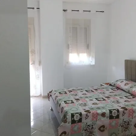 Eriseld House דירה