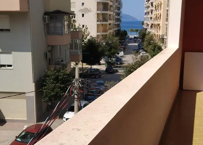 アパート Eriseld House Vlorë